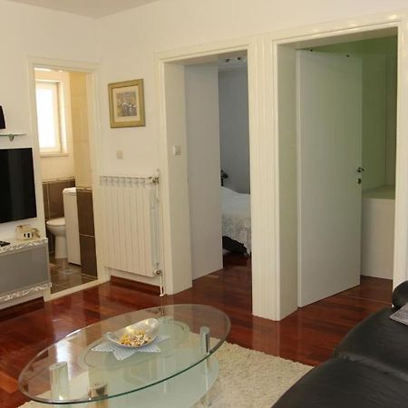 Holiday House Pine Tree Nerezisca Экстерьер фото