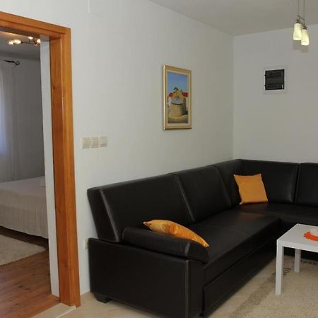 Holiday House Pine Tree Nerezisca Экстерьер фото