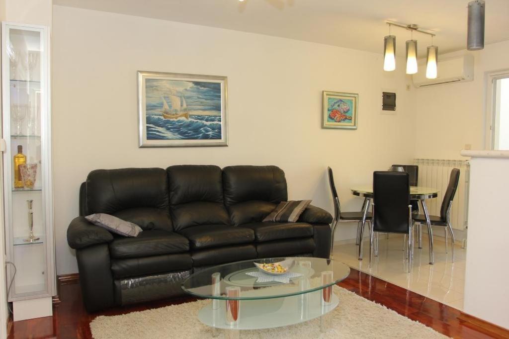 Holiday House Pine Tree Nerezisca Экстерьер фото