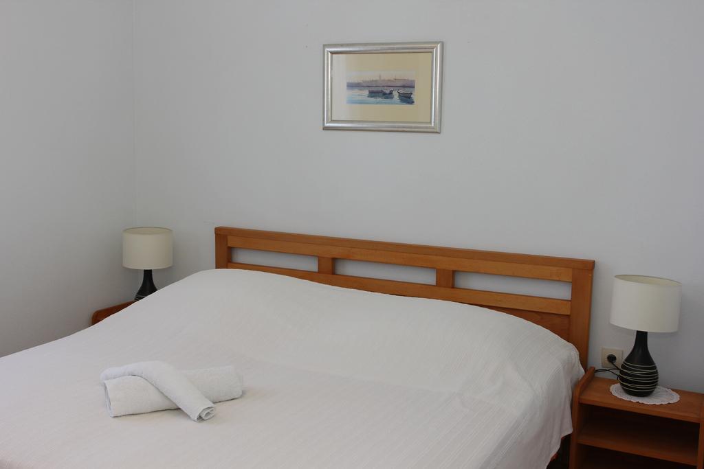 Holiday House Pine Tree Nerezisca Экстерьер фото