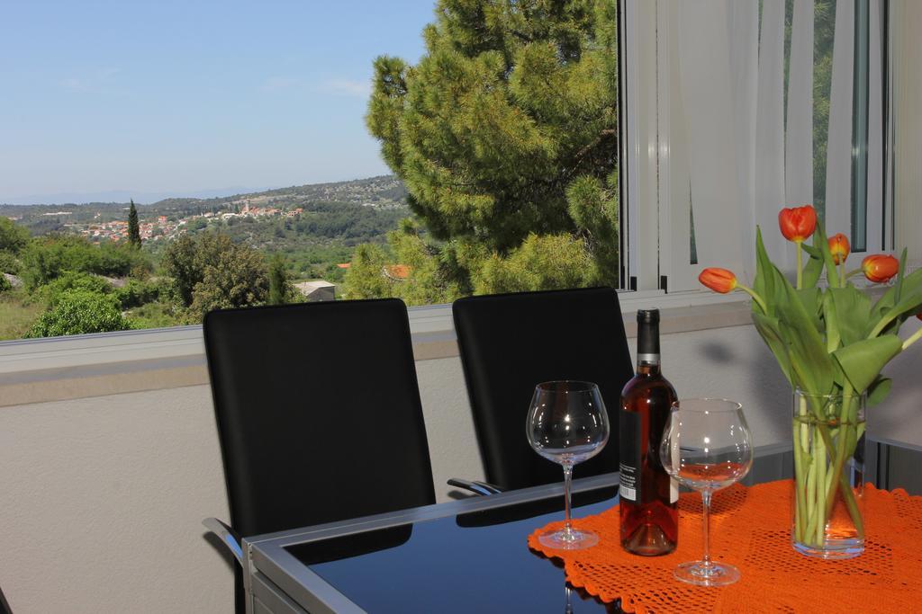 Holiday House Pine Tree Nerezisca Экстерьер фото