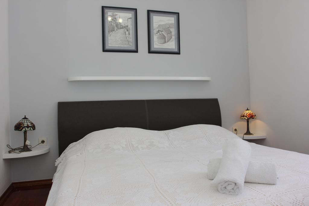 Holiday House Pine Tree Nerezisca Экстерьер фото
