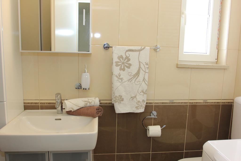 Holiday House Pine Tree Nerezisca Экстерьер фото